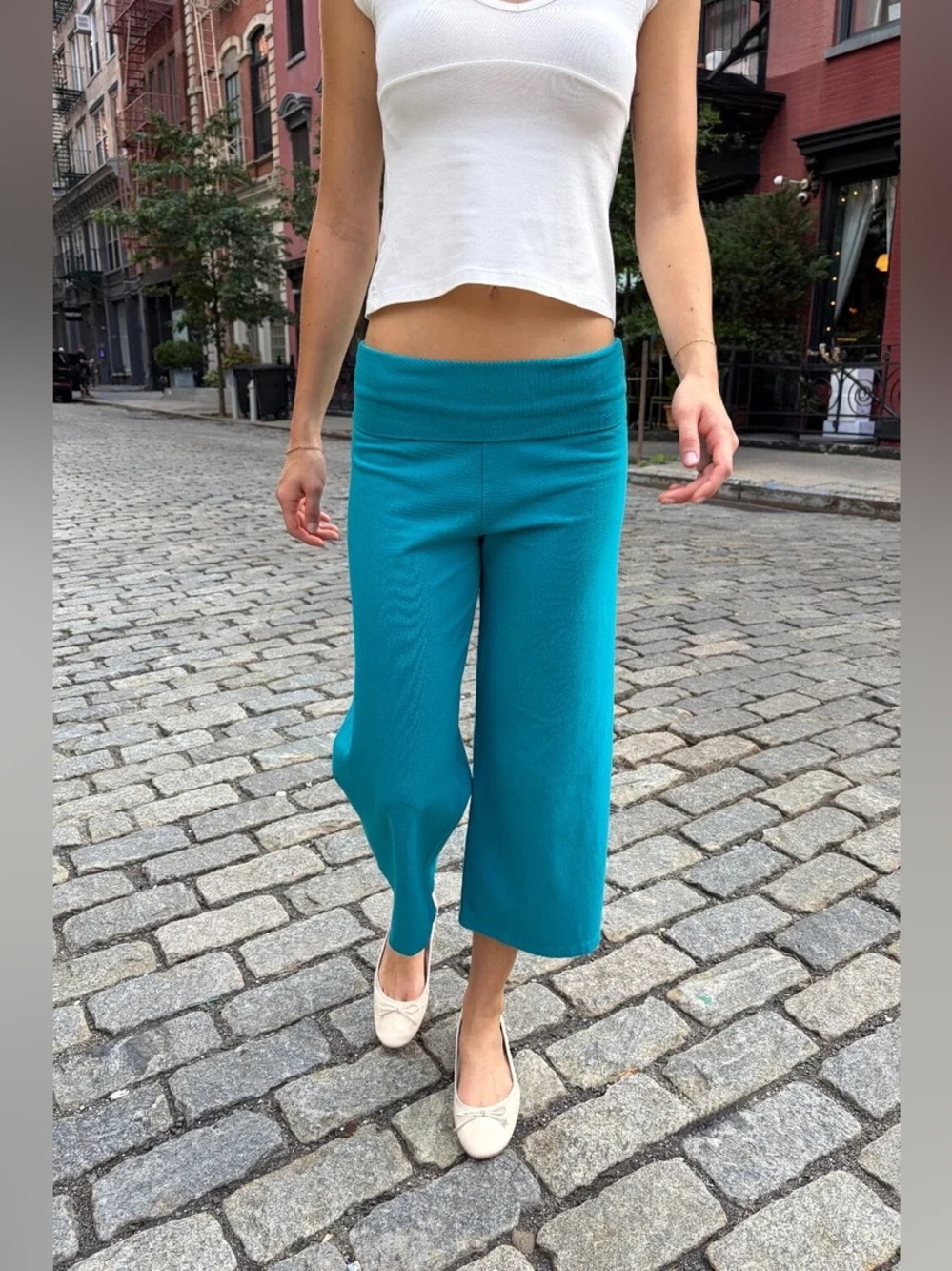 NWT | Brandy Melville | Priscilla Capri Pants | Teal | Size: XS/S | 🐳